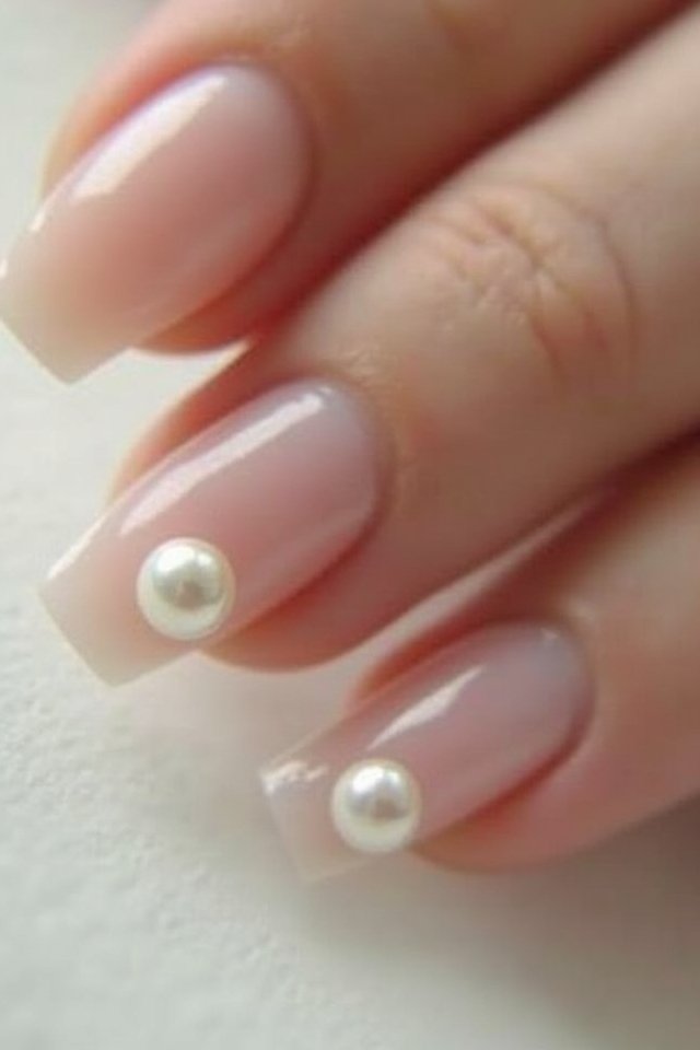 elegant glossy nails pearl